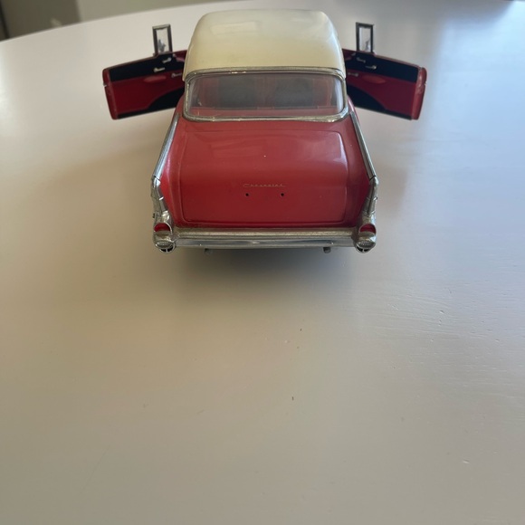 AMT 1957 Chevrolet 2 Door Hardtop Model - Picture 13 of 13